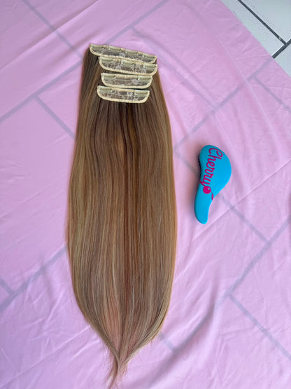Extensión lacia con clips